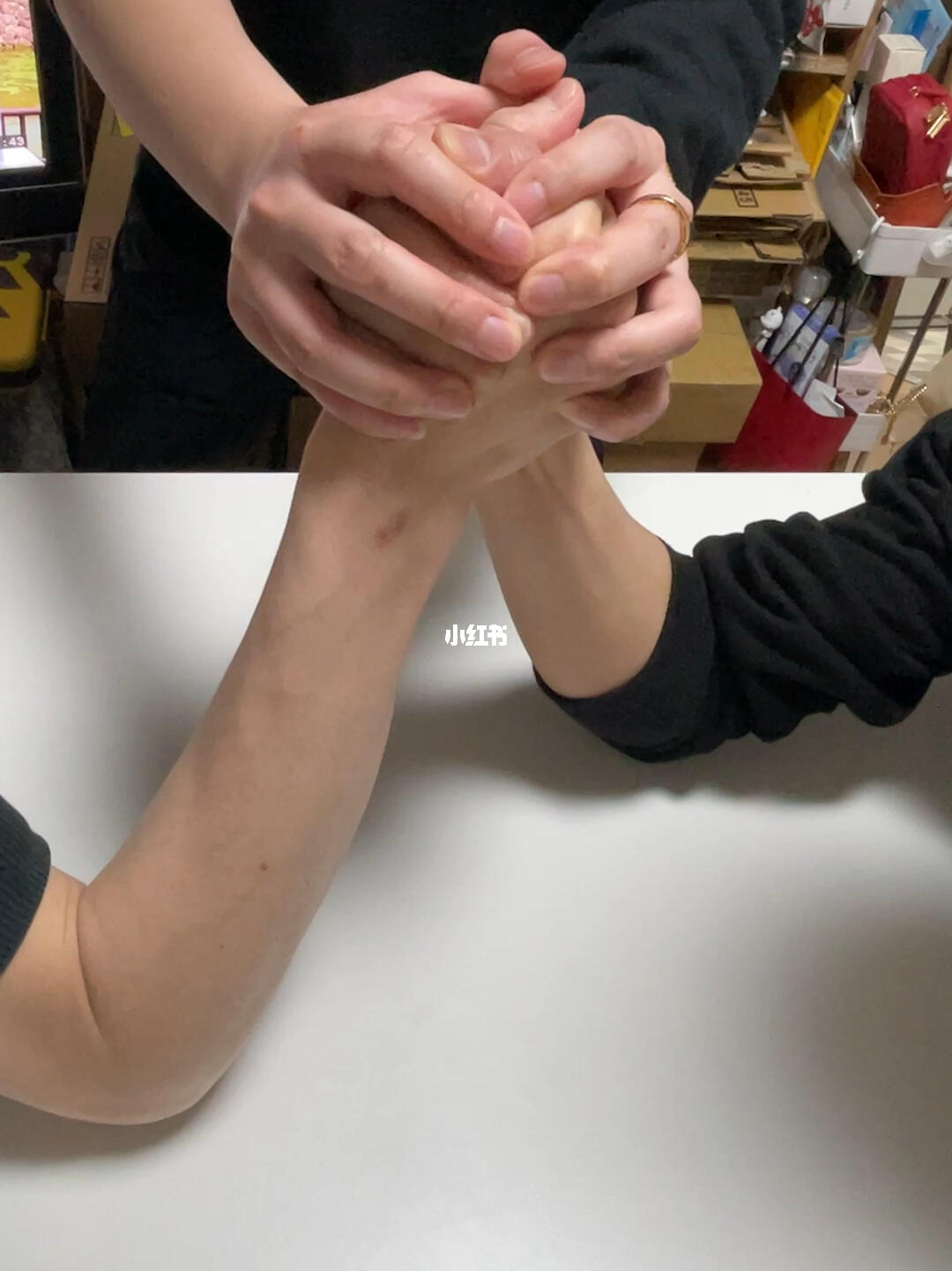 友情纽带，拉手腕的最新风尚与故事